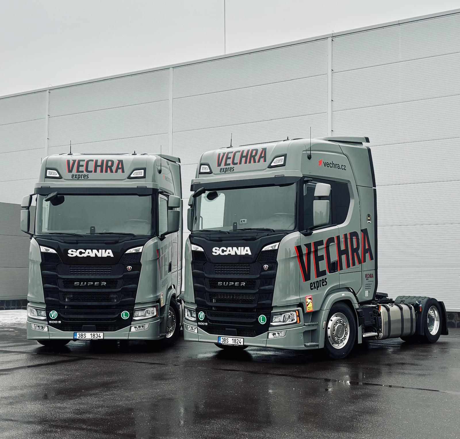 Dvě soupravy SCANIA S500 VECHRA expres