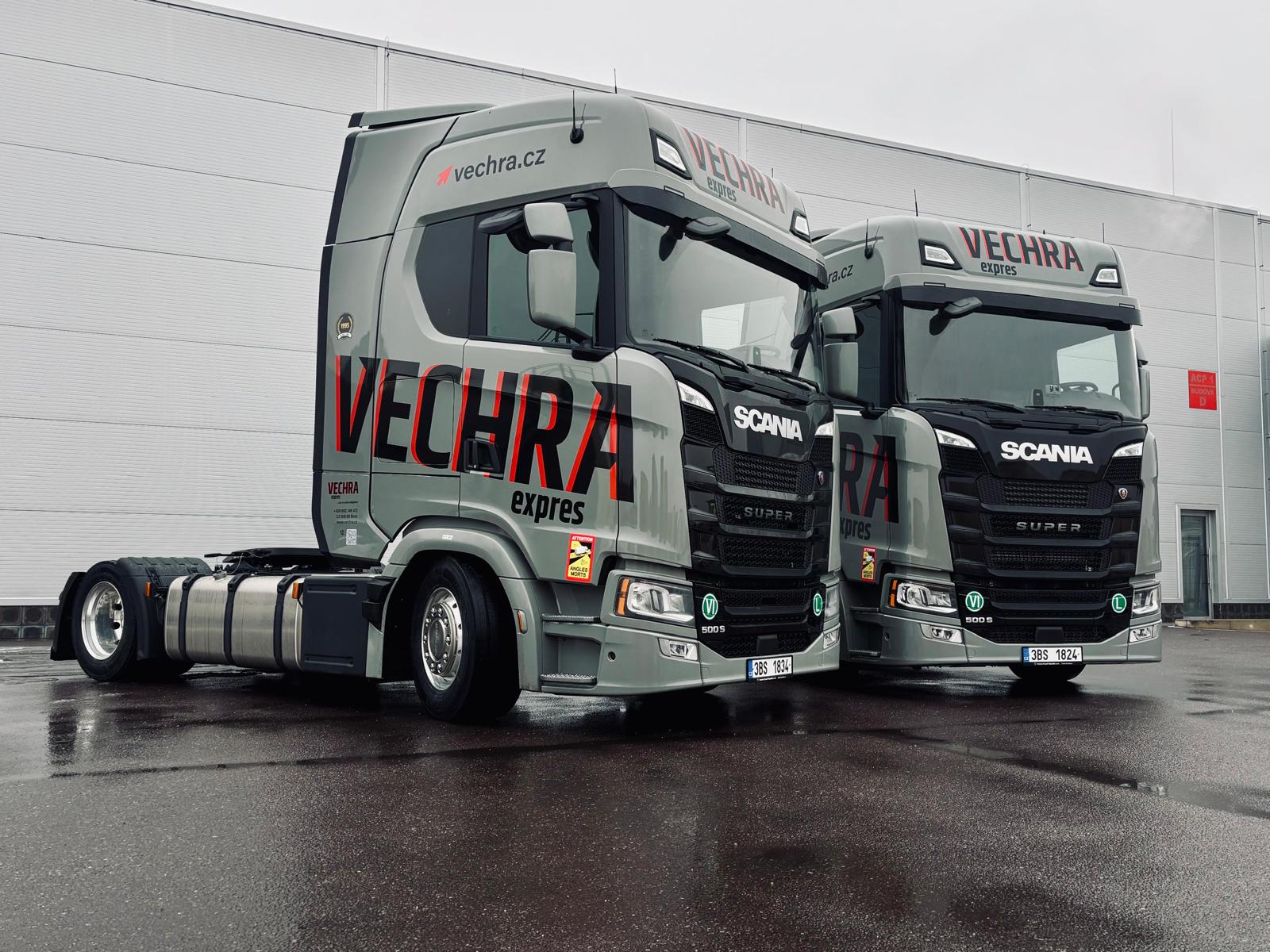 SCANIA S500 VECHRA expres z boku